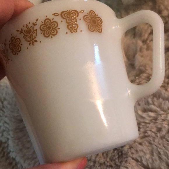 Four Vintage Milk Glass Mugs by Pyrex* - Picture 3 of 9